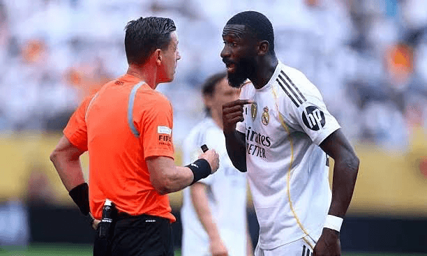 زلزال عنصري يهز مونديال الأندية عقب مواجهة ساخنة بين مدافع ريال مدريد ونجم باتشوكا