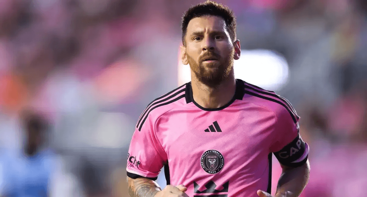 Player Updates | New England Revolution Head Coach: Messi is the GOAT, he's like a beast