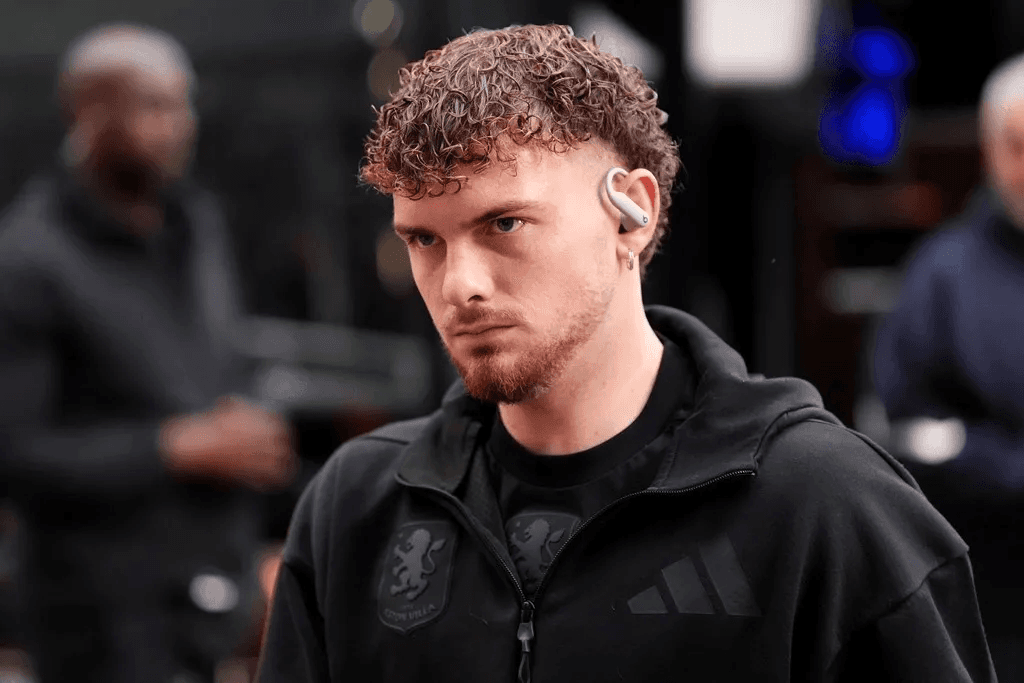 Liverpool & Villa Negotiate To Scrap Elliott’s Buyout! All For More Game Time For The Winger!